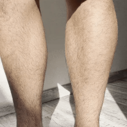 Démonstration : application de la crème puis essuyage sur la jambe
